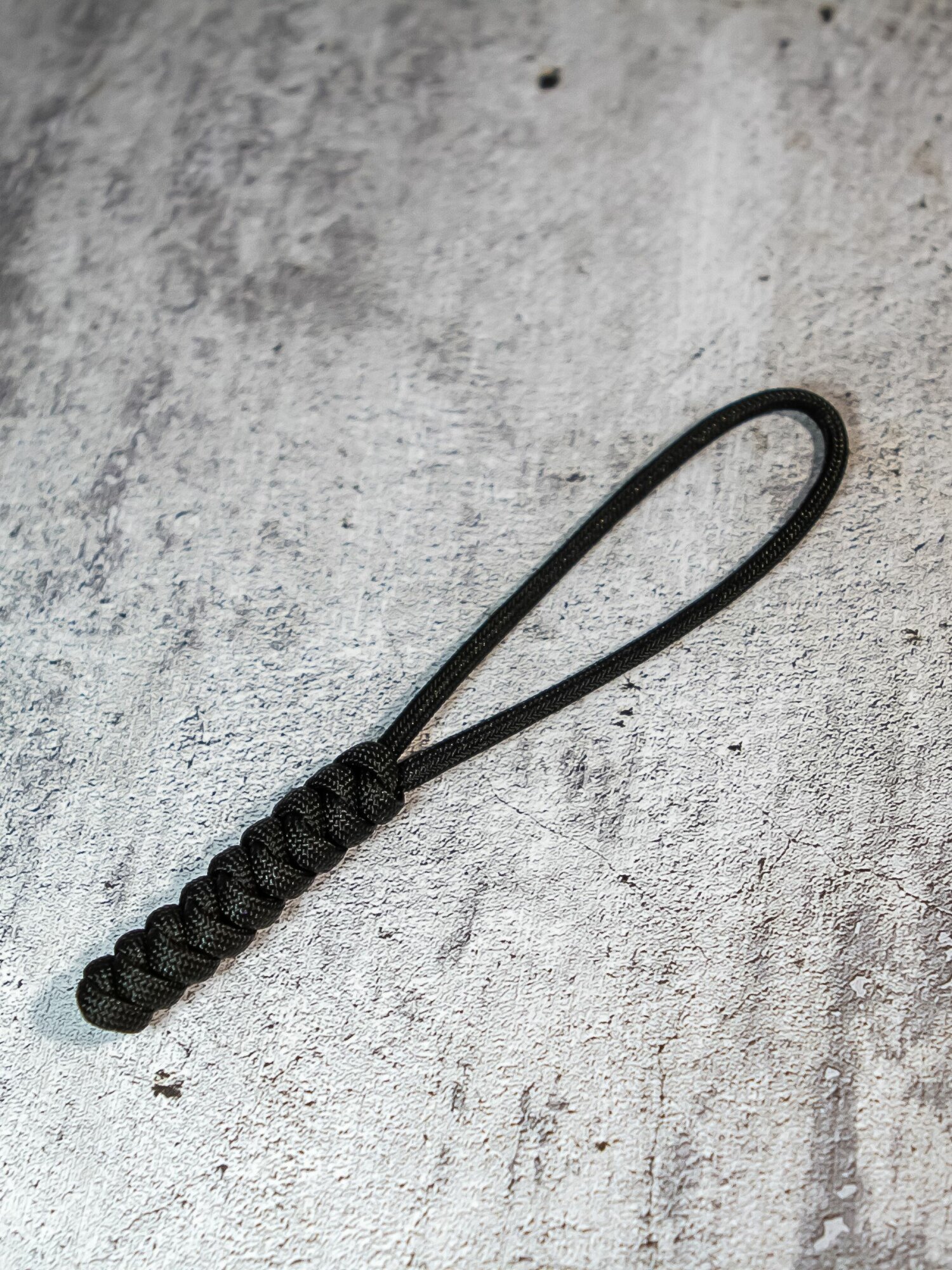 Брелок, черный — фото 1