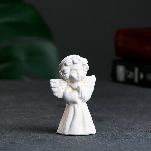 One Day Фигура "Молящийся ангел" позолота высота 3х7х4,5см
