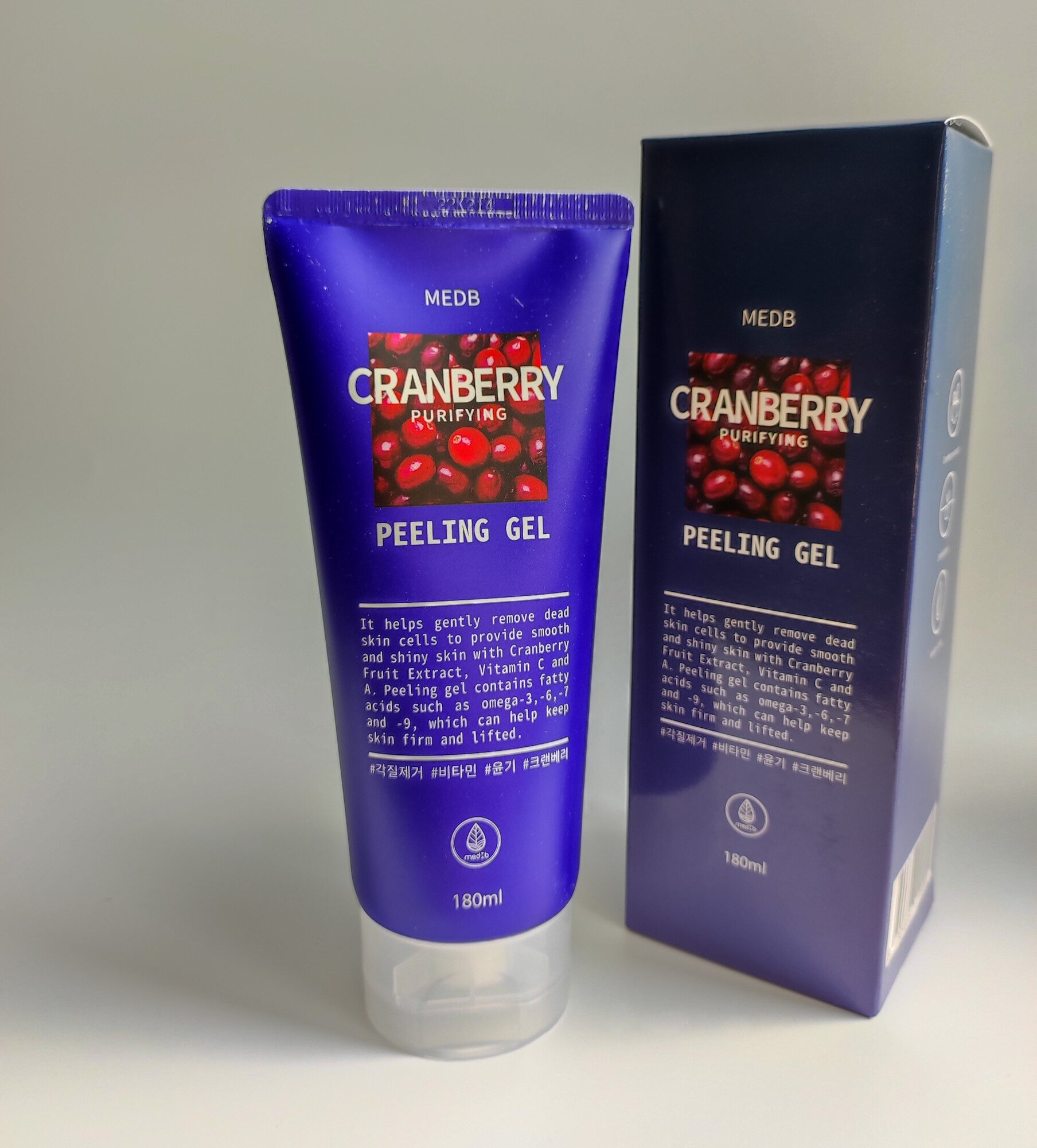 Гель-скатка Med B Cranberry Purifying Peeling Gel, с экстрактом клюквы 180 мл