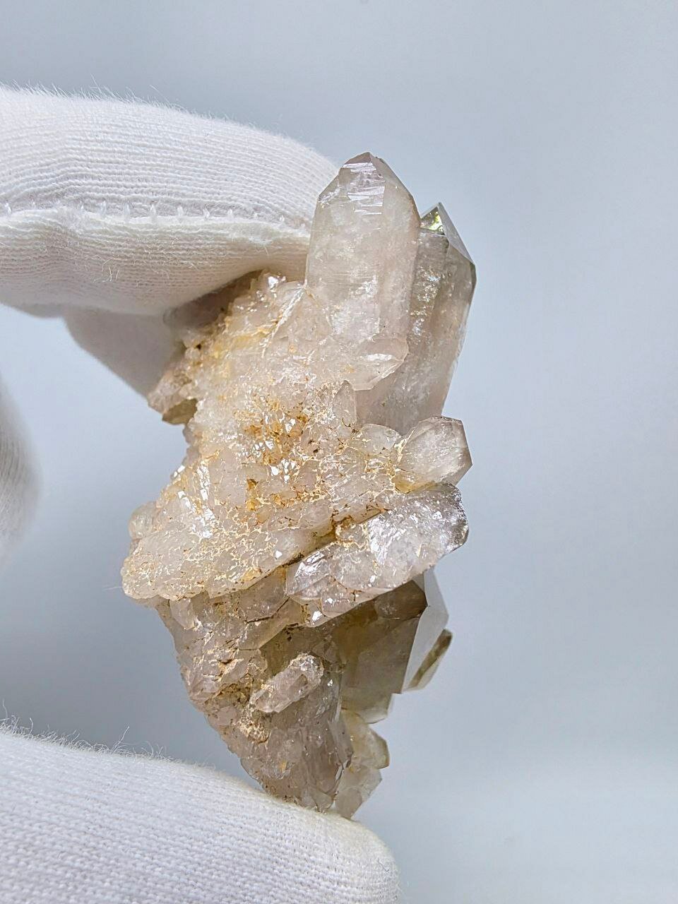 Щётка кристаллов дымчатого кварца 61 мм, 48 г