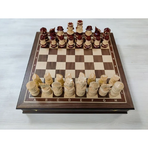 Шахматы резные Моряки ручной работы в ларце из ореха шахматы в ларце премиальные из ореха и бука