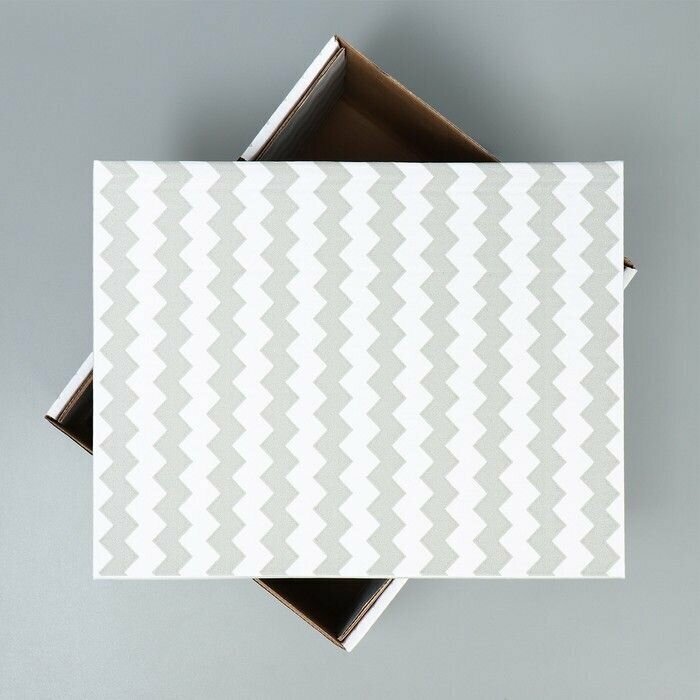 Складная коробка белая "Зигзаги", 31,2 х 25,6 х 16,1 см - фотография № 2