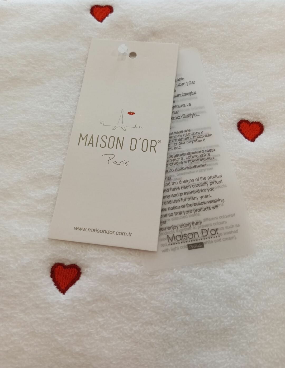 Maison d"or полотенца серии LOVE для лица 50*100 бел/красные сердечки - фотография № 2