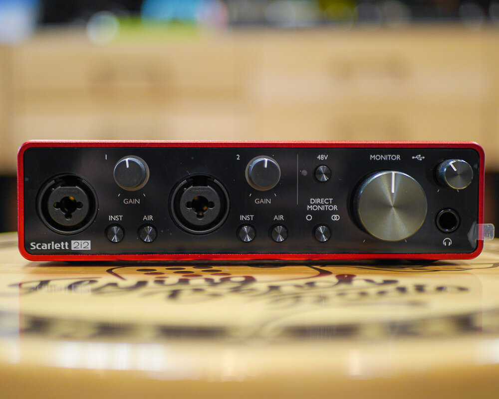 Внешняя звуковая карта Focusrite Scarlett 2i2 3rd Gen