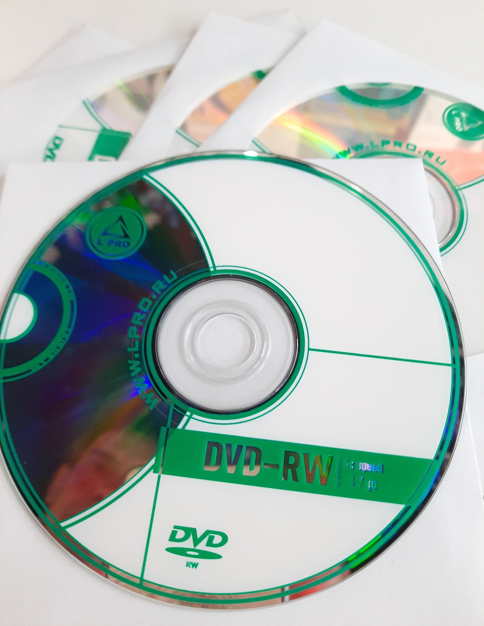 Диски DVD-RW L-Pro 4,7 Gb 4-x в конвертах с окном по 5 штук.