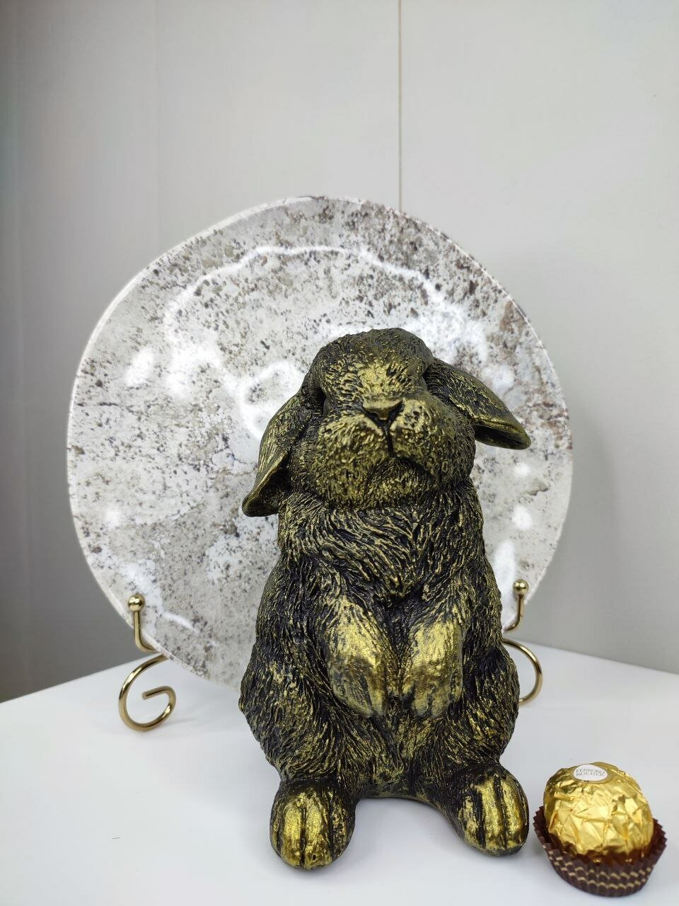 Статуэтка интерьерная Кролик Барди в декоре "Черное Золото"