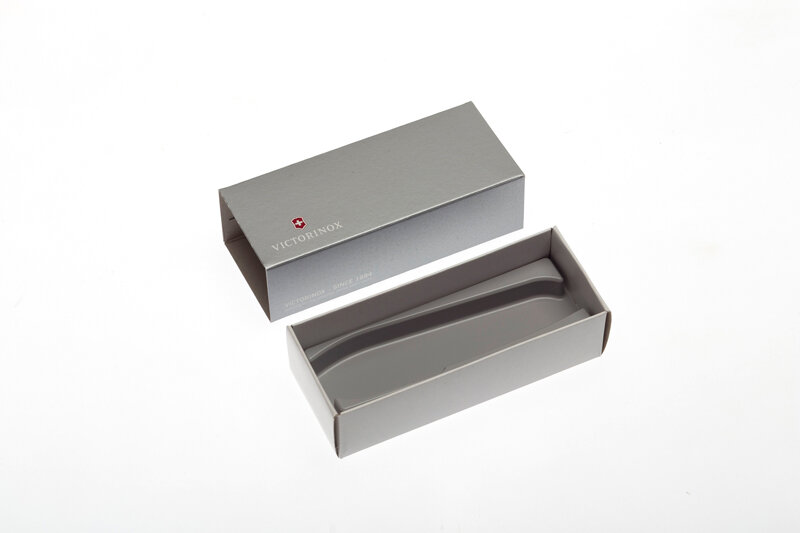 Коробка для ножей VICTORINOX 111 мм толщиной до 6 уровней, картонная, серебристая Victorinox MR-4.0091