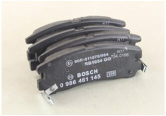 Дисковые тормозные колодки задние Bosch 0986461145 для Mitsubishi Pajero Pinin, Mitsubishi Galant (4 шт.)