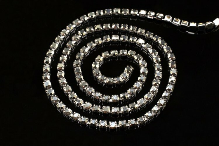 Стразовая цепь звено 20х20мм цвет серебро/серебро латунь 47-011 50см (около 180 страз)