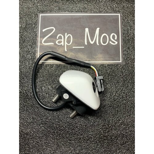 Камера заднего вида для Kia Ceed 2 JD врезная штатная белая 12960₽