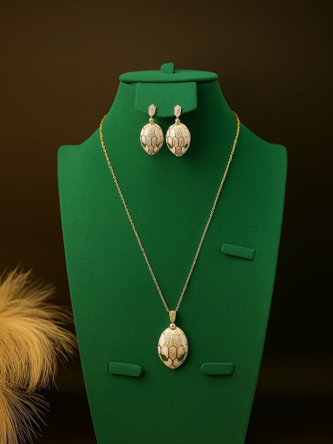 Комплект бижутерии: ремень, браслет, зажим для платка, колье, диадема, зажим для галстука, брошь, шнур, запонки, браслет на ногу, чокер, серьги, цепь, кольцо, цепь на тело, клипсы, подвеска, авантюрин, азурит, акрил, аквамарин, аквамарин синтетический, агат синтетический, авантюриновое стекло, агат