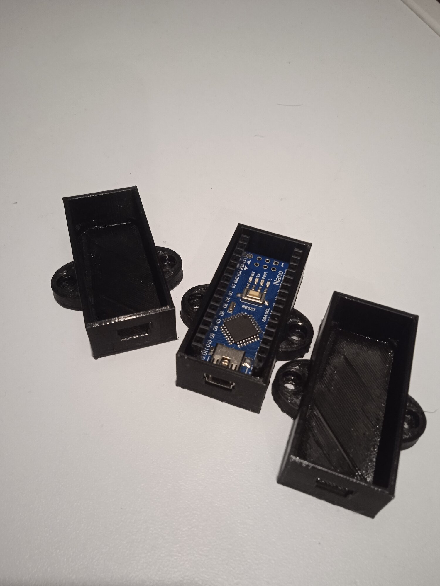 Корпус для Arduino Nano V3, С крепежом под два винта. Безвредный PET-G пластик износа и терма стойкий.