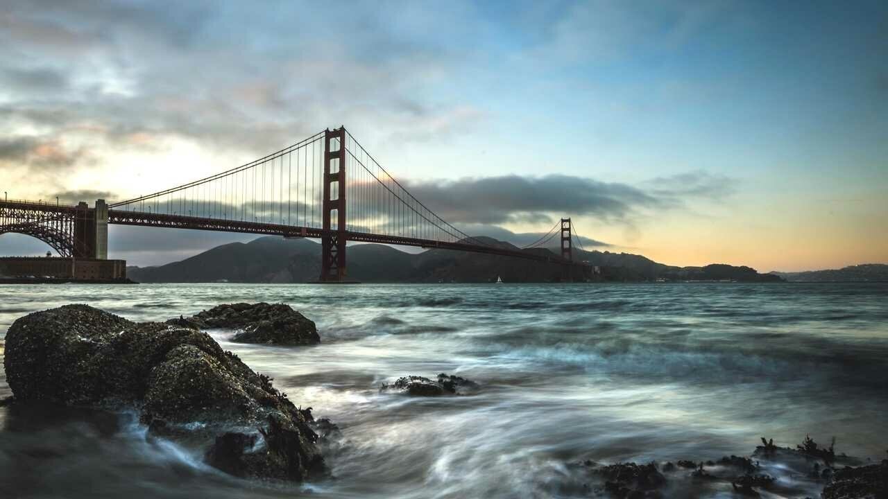 Картина на холсте 60x110 LinxOne "Море мост Golden Gate вода" интерьерная для дома / на стену / на кухню / с подрамником