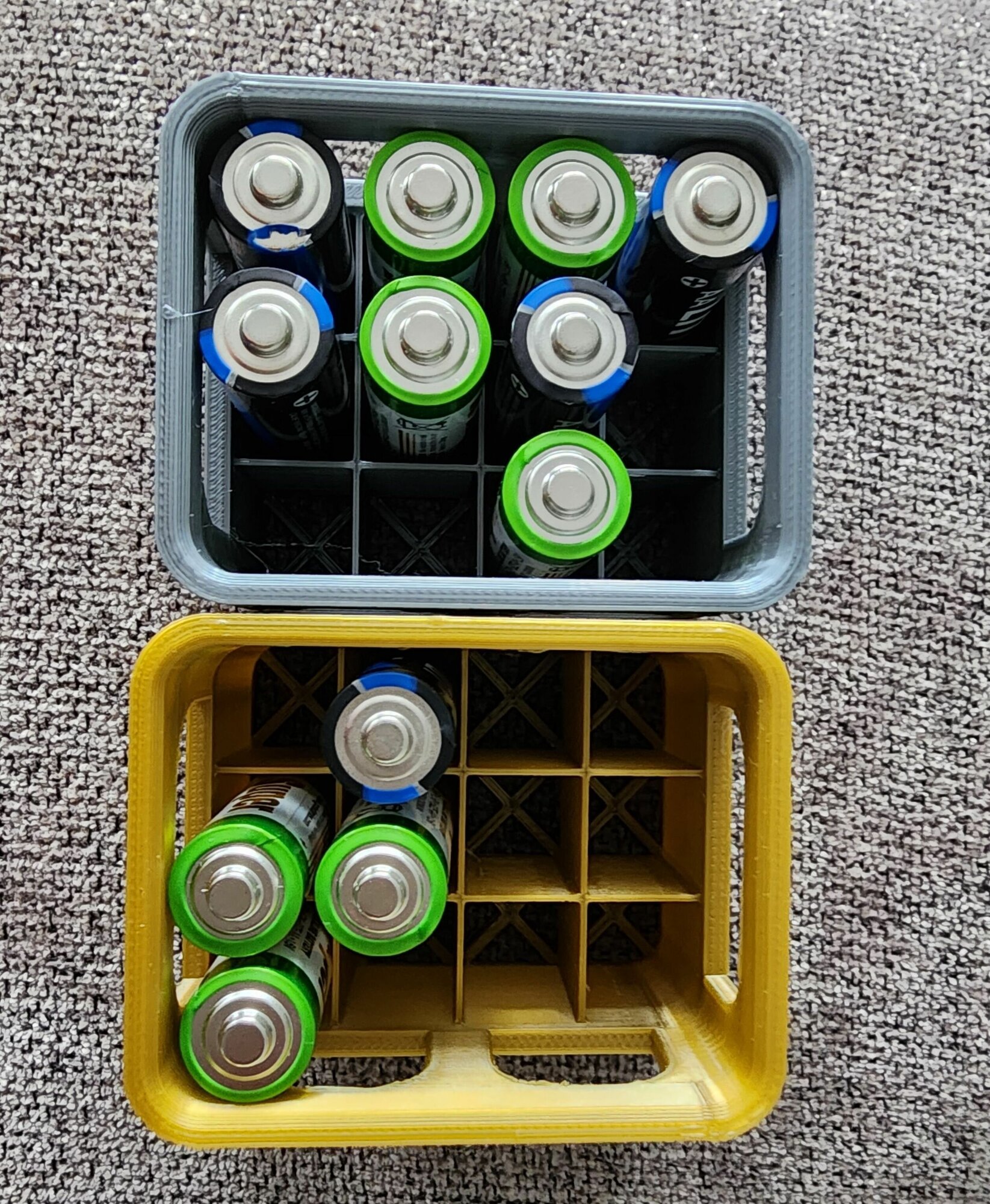 Органайзер/контейнер для хранения батареек типа АА, серебристый, 12 секций - фотография № 4
