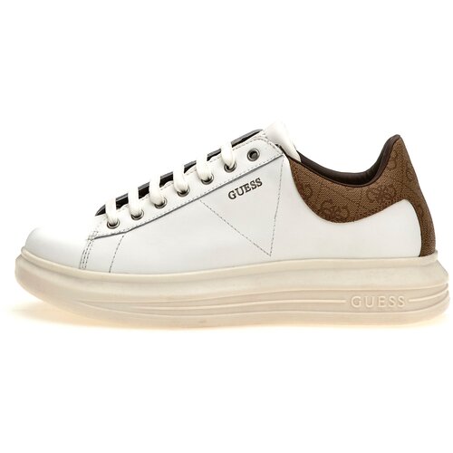 фото Полуботинки для активного отдыха типа сникерсы муж. fm6vibfal12wbeibn guess белый/бежевый/коричневый размер 42