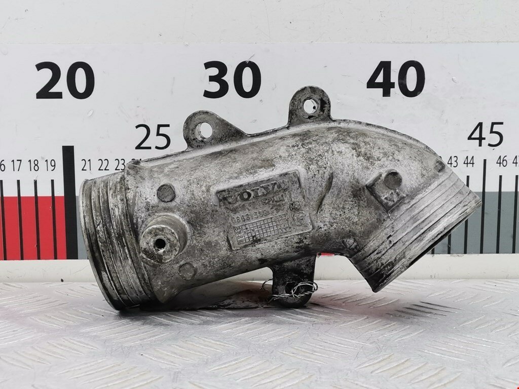Патрубок интеркулера Volvo XC90 1 8631538 арт. 1958649