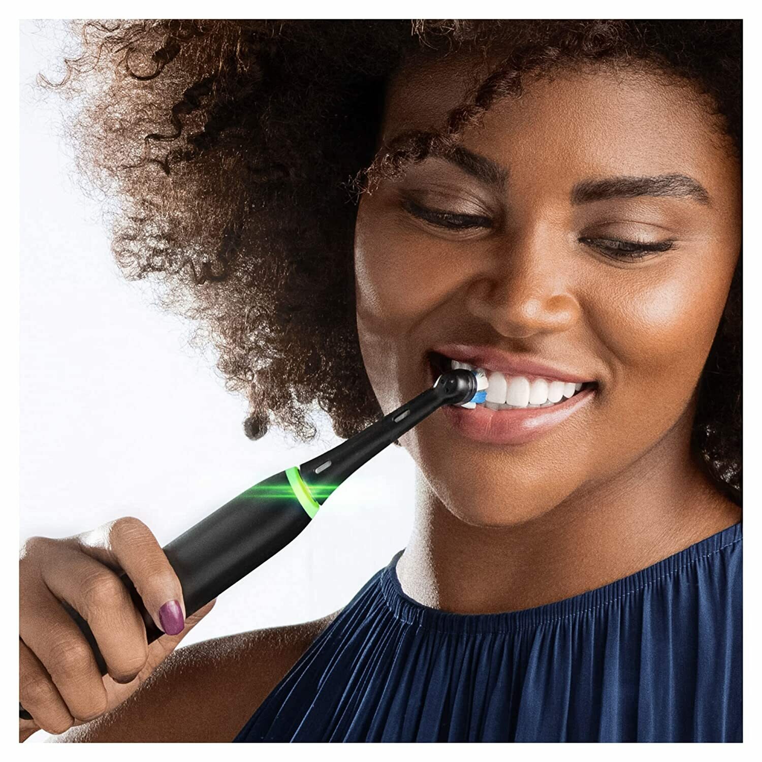 Электрическая зубная щетка Oral-B iO 4 Quite White - фото №11