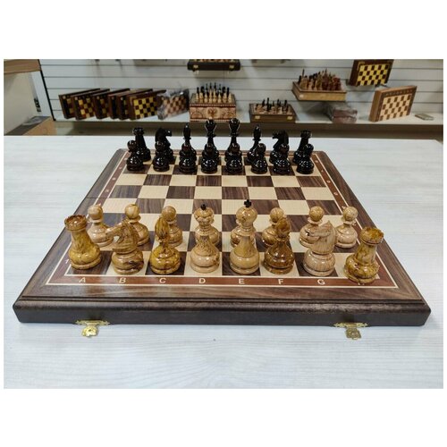 Шахматы эксклюзивные карельская береза и американский орех 50 на 50 см