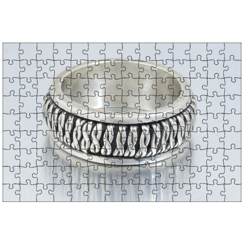 фото Магнитный пазл 27x18см."серебряное кольцо, кольцо человек, кольцо серебро" на холодильник lotsprints