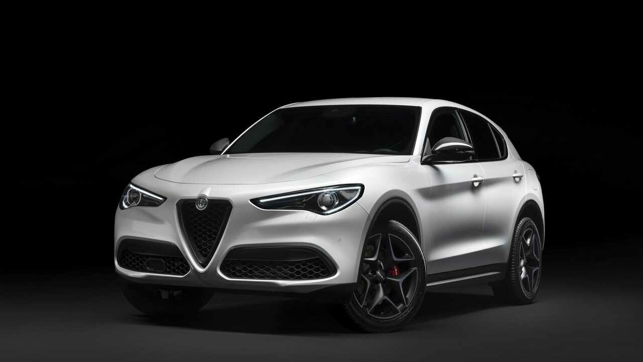 Картина на холсте 60x110 Альянс Лес "Автомобили alfa romeo alfa romeo" на подрамнике / интерьер/ декор