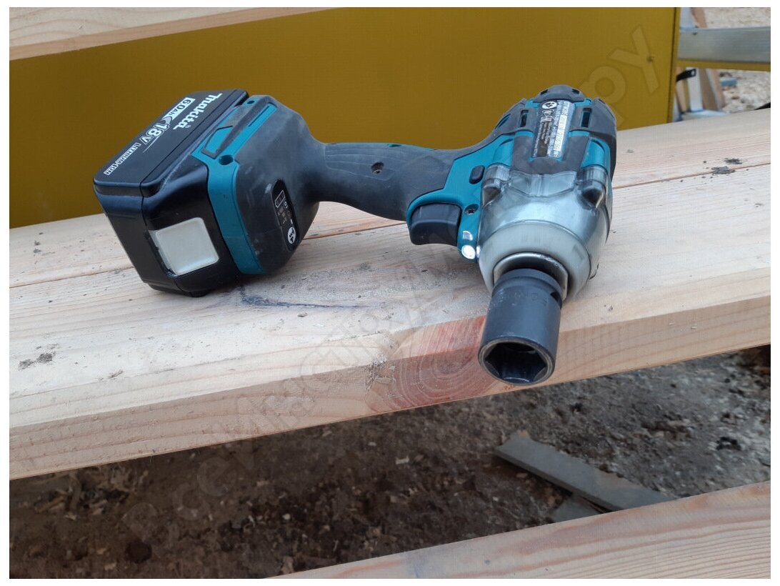 Makita DTW285RFJX Гайковерт ак уд б\\щ, {18В,2 х 3Ач Liion,0-1800\\2600\\3500\\м,280Нм,кв1\\2",1.7кг,М10-20,MakPac,н-р акс} - фото №4