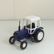 Масштабная модель "МОМ" Трактор МТЗ-82 (пластик) фиолетовый/белый, 1:43