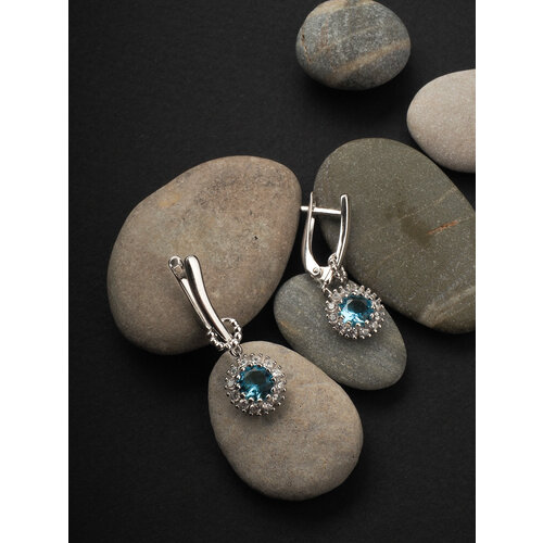 Комплект серег Вознесенский ювелирный завод Серьги с сапфиром, серебро, 925 проба, родирование, сапфир синтетический, фианит, сапфир, размер/диаметр 2 мм., длина 3 см., серебряный