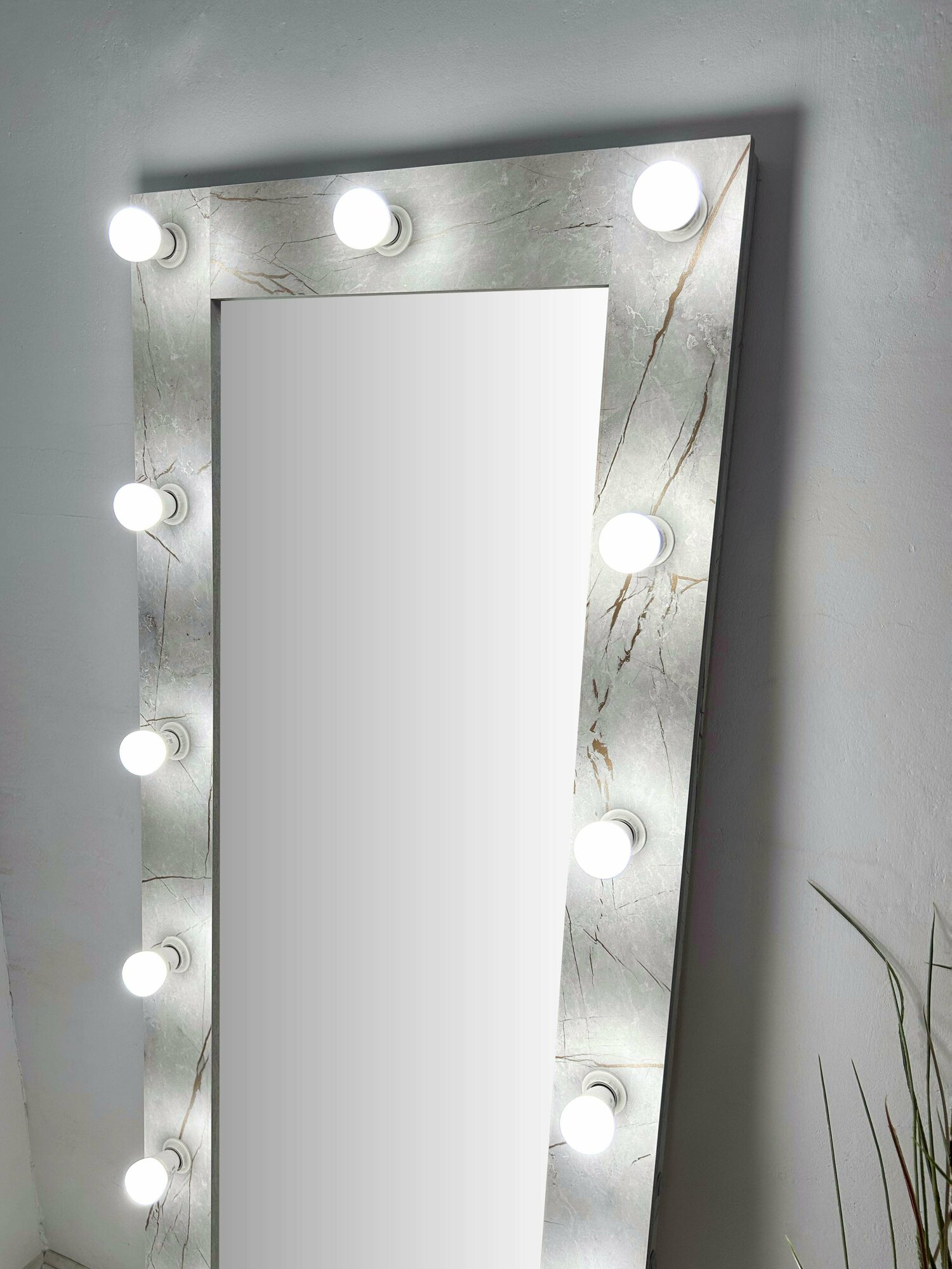 Гримерное зеркало с лампочками BeautyUp 160/60 цвет "Герион" - фотография № 5