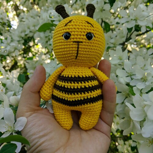 Мягкая вязаная игрушка Пчёлка Серия S Ручная работа 1000₽