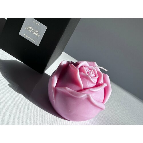 Свеча интерьерная Dea Roma "Роза", веганский воск на растительной основе. розовый