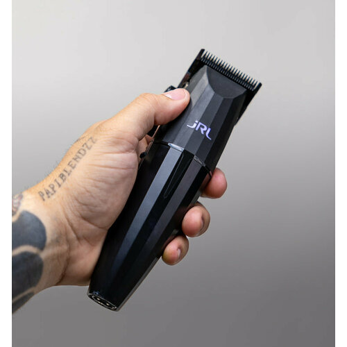 Профессиональная беспроводная машинка для стрижки волос JRL ONYX Американская версия переходник в комплекте черная матовая 21000₽