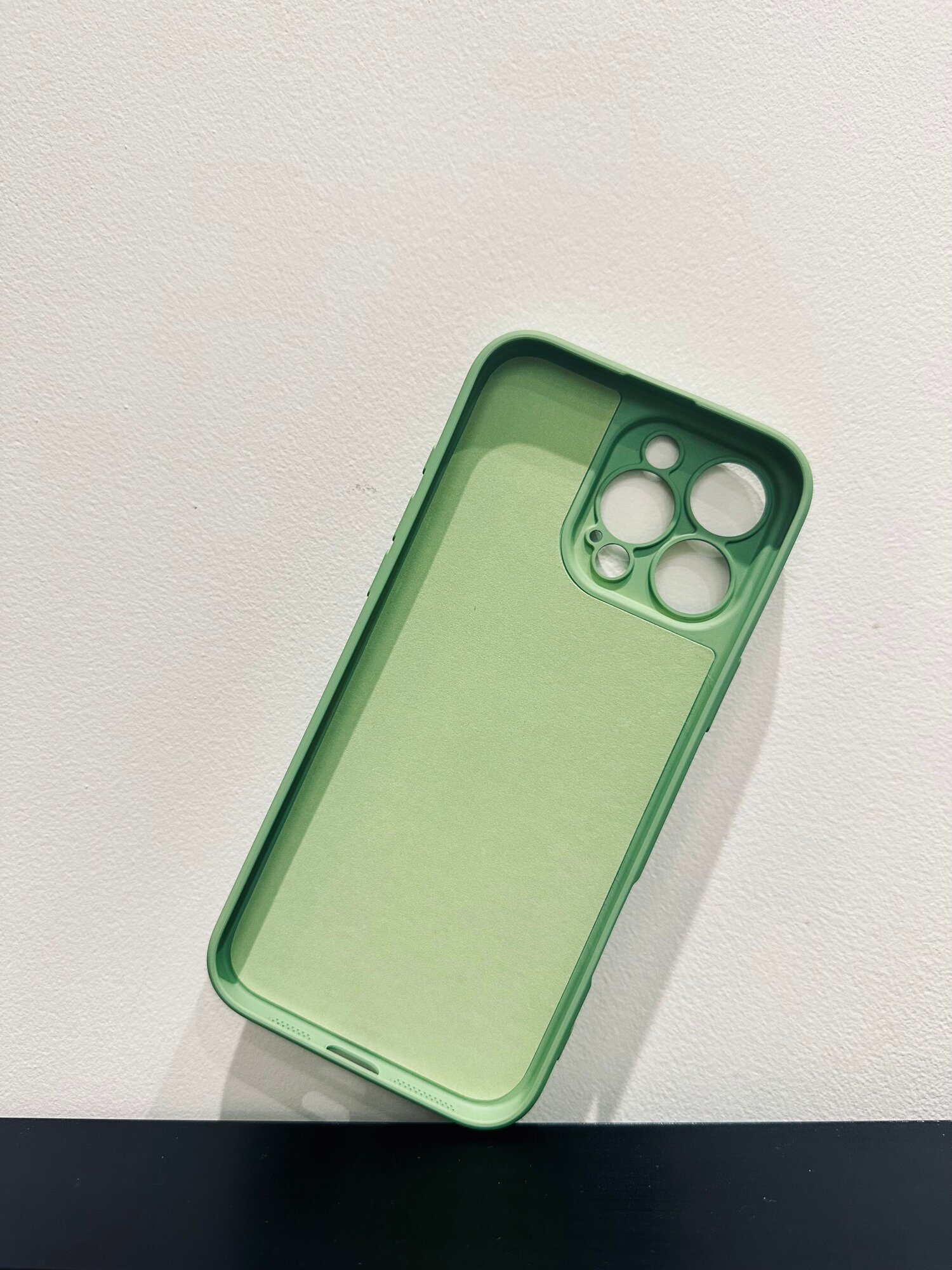 Чехол на Айфон 16 Про Макс (iPhone 16 Pro Max), матовый, софт-тач, матча — фото 1