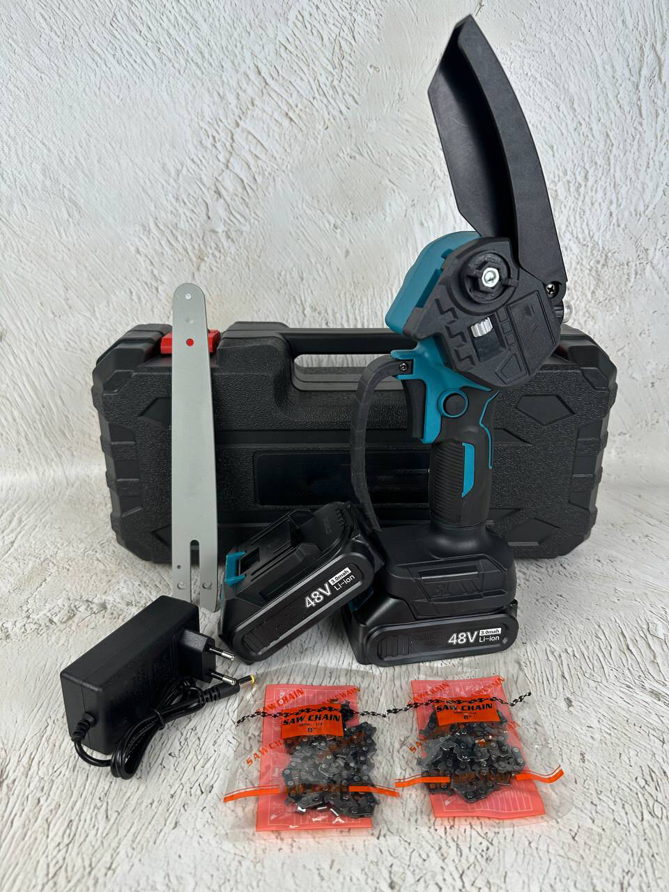 фото Аккумуляторная цепная сучкорезка 48V