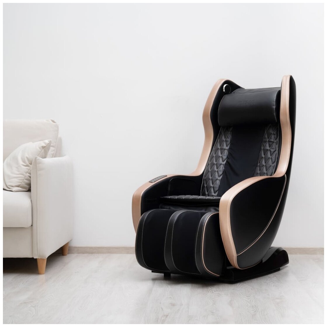 Массажное кресло GESS Bend (коричнево-черное) - фотография № 3