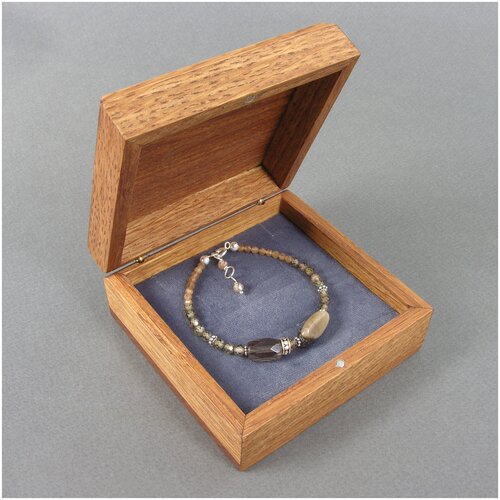 Авторская шкатулка ручной работы из массива дуба 93х93 мм