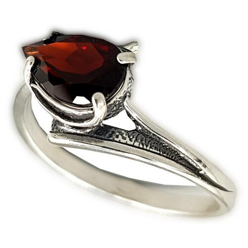 Кольцо Яспис из серебра с гранатом 