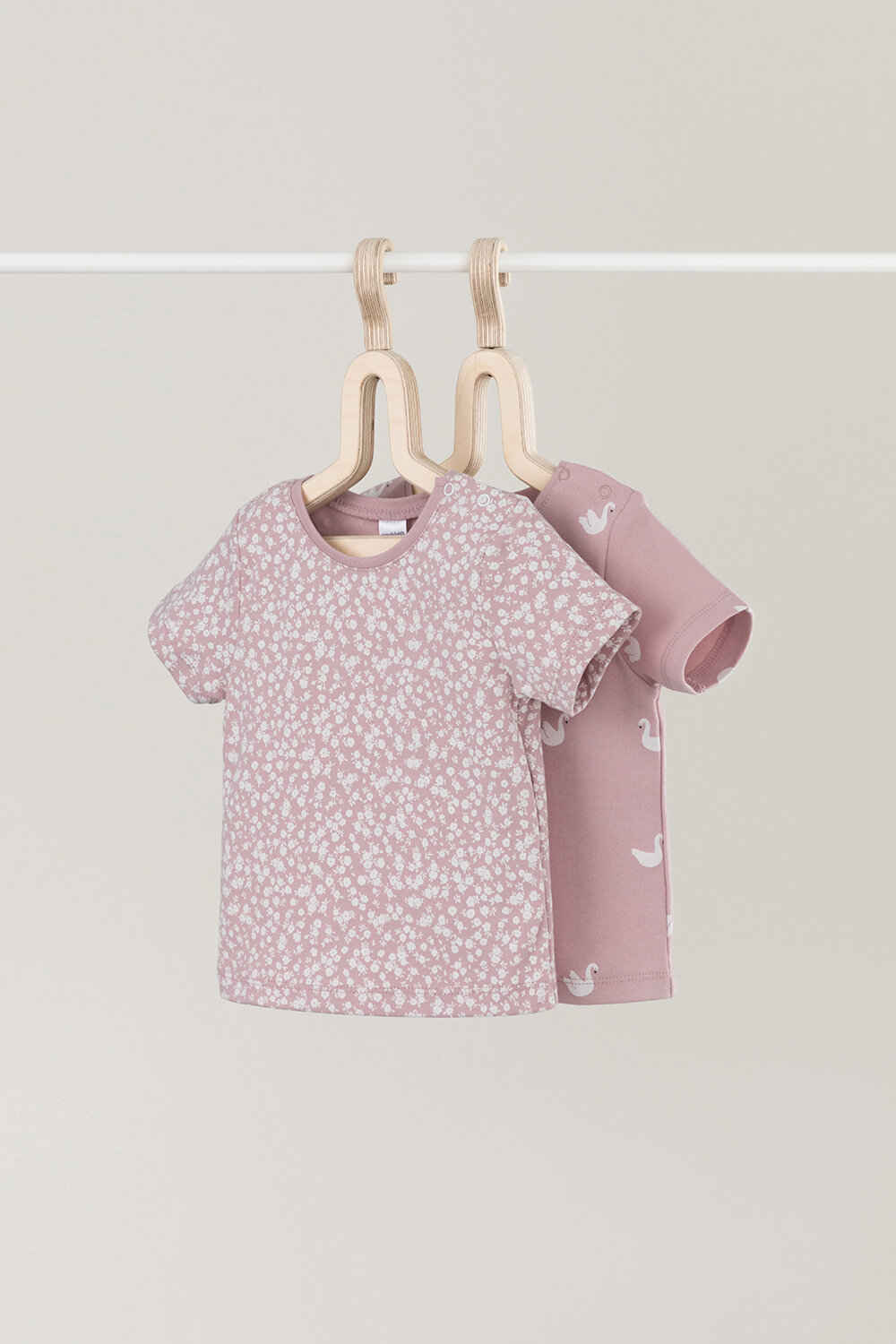 Футболка crockid К 301156-2уп/маленькие лебеди,милые цветочки, комплект из 2 шт., размер 44/68, розовый