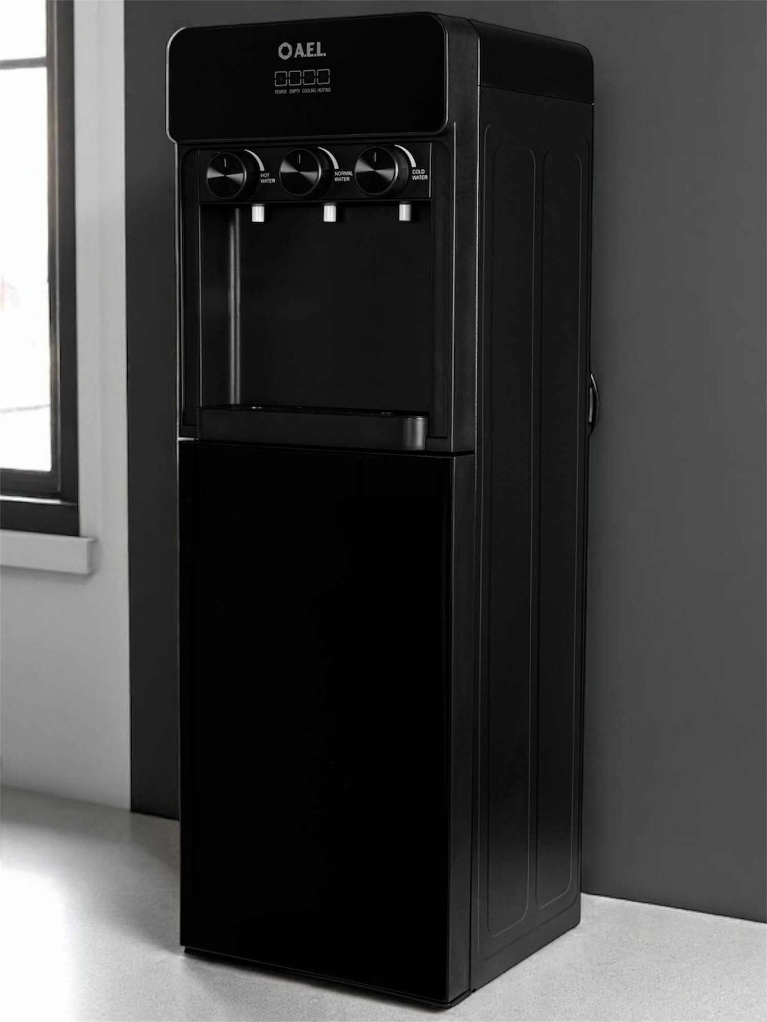 Кулер для воды напольный AEL LD 825a full black
