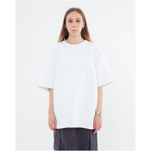 Базовая oversize футболка из плотного хлопка в белом цвете