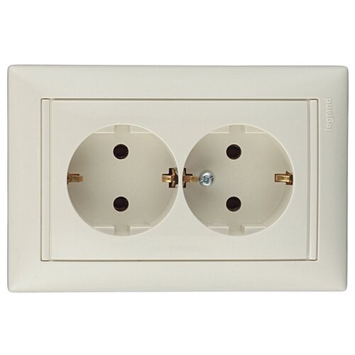Розетка с рамкой 695616 двойная скрытая установка слоновая кость с заземлением