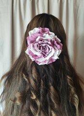 Заколка роза реалистичный цветок ручной работы фиолетово-белая