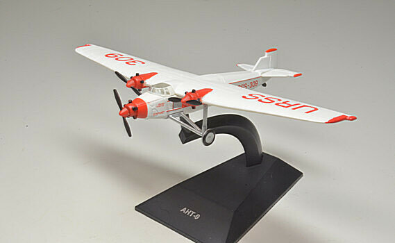 Масштабная модель 1/160 самолет АНТ-9