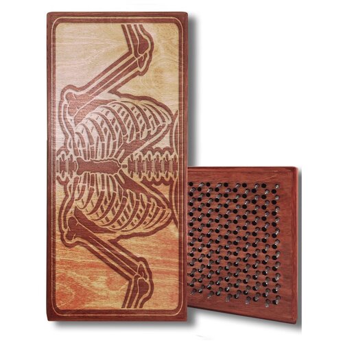 фото Доска садху белая человек - 273, размер 31x14, шаг гвоздей 10 мм чакра