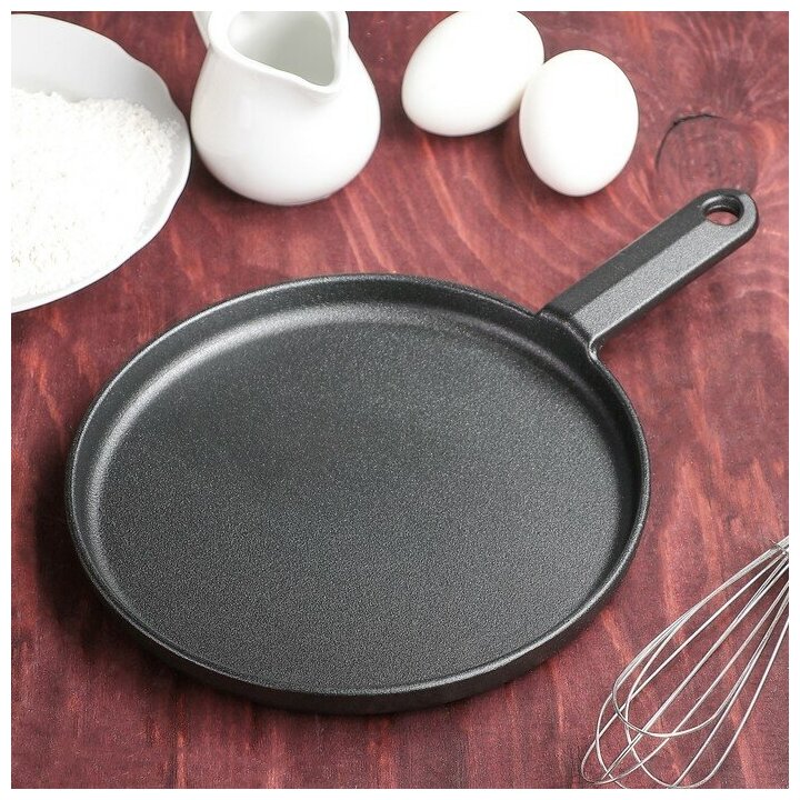 фото Сковорода блинная, чугунная с ручкой "Круг" 20 см