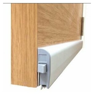 Автоматический порог накладной Venezia 1450/700-500 мм регулировка 1 уровень коричневый