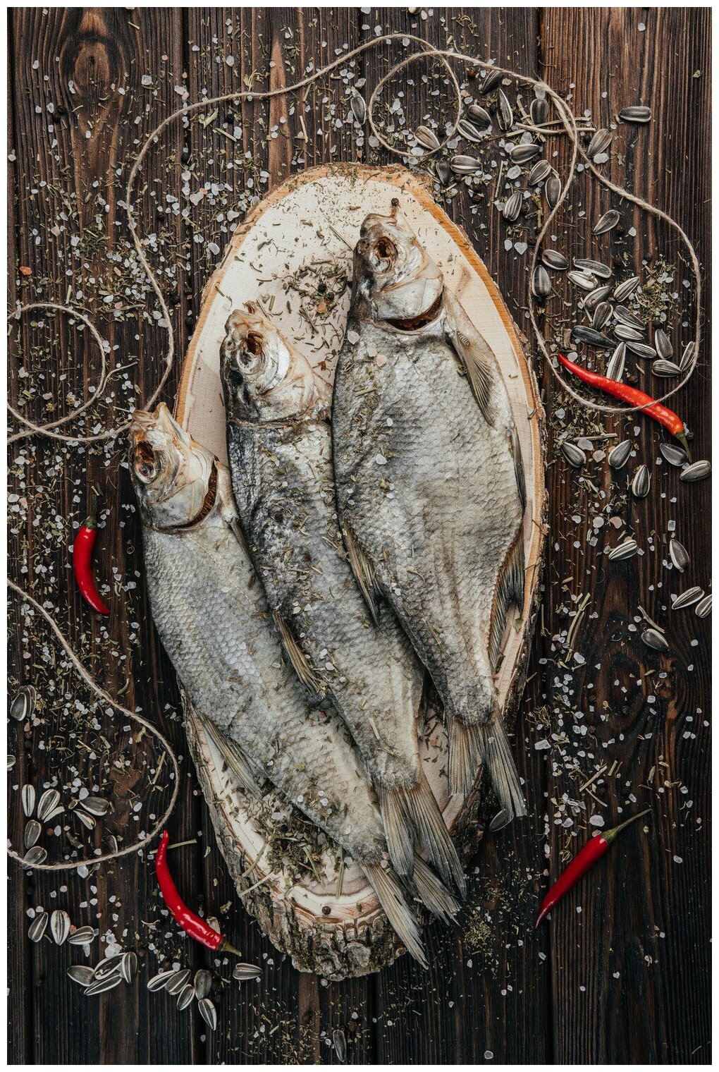 Сушёная и вяленая рыба. Астраханский крупный "Лещ" (солёно-сушёный) 1 кг - фотография № 3