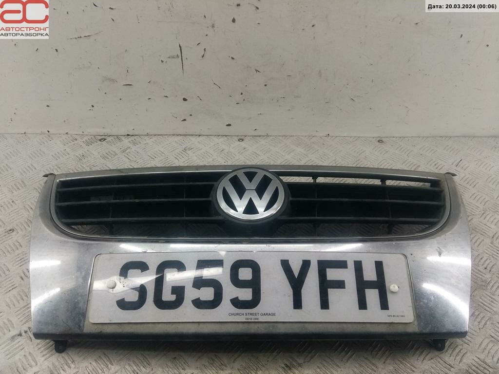 Решетка радиатора Volkswagen Passat 6 3C0853651AD