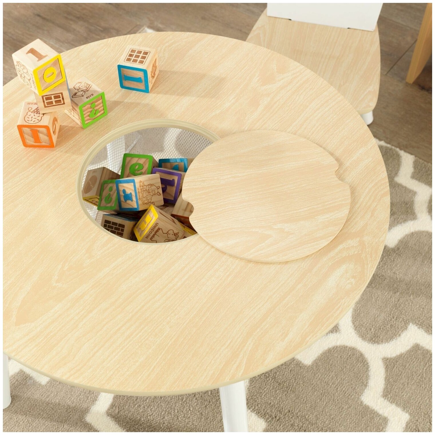 Стол + 2 стула "Сокровищница", бежевый (Round Storage Table & Chair Set) 27027_KE