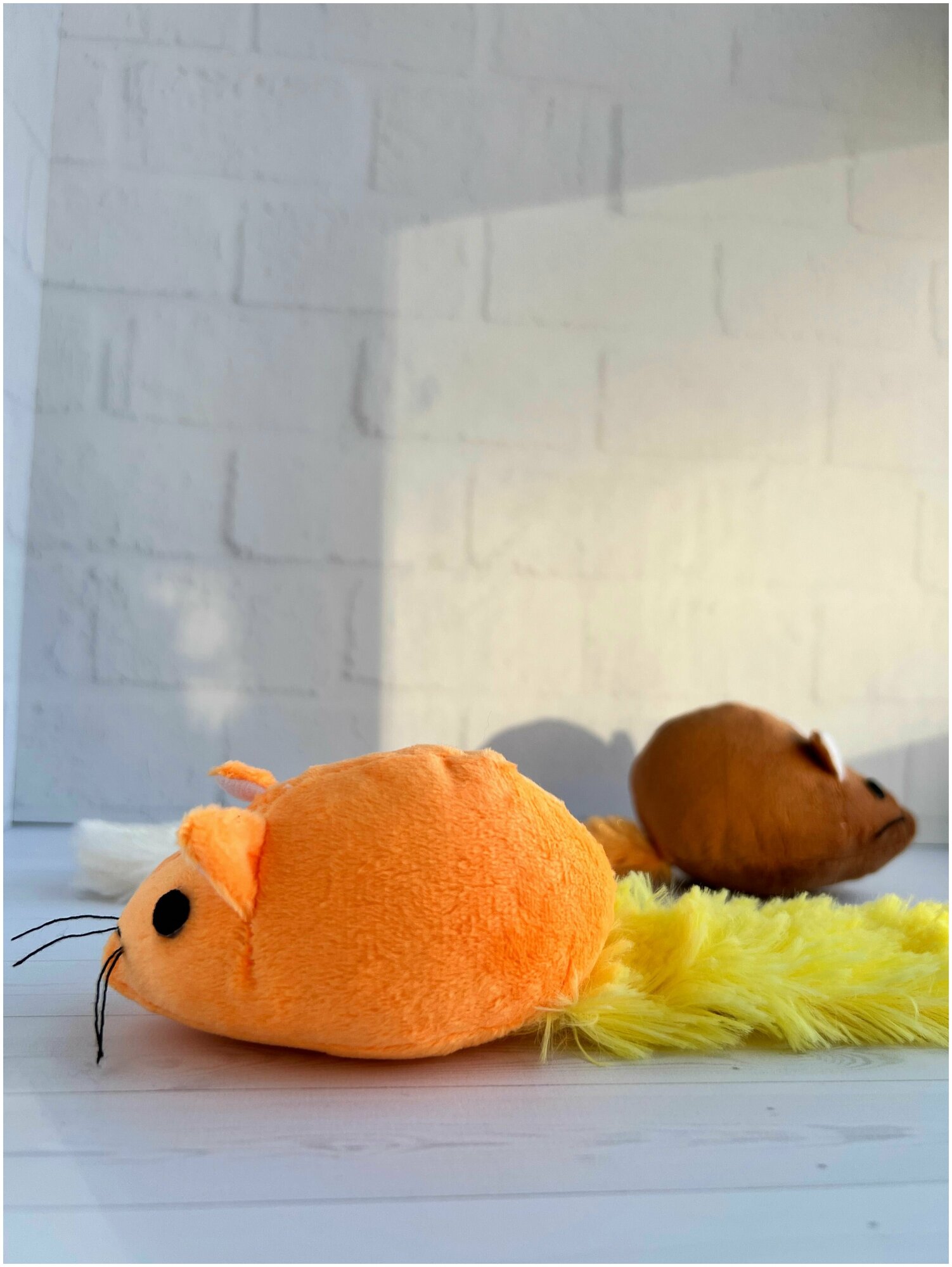 Игрушка для кошек Мышка оранжевая, с кошачьей мятой - фотография № 13