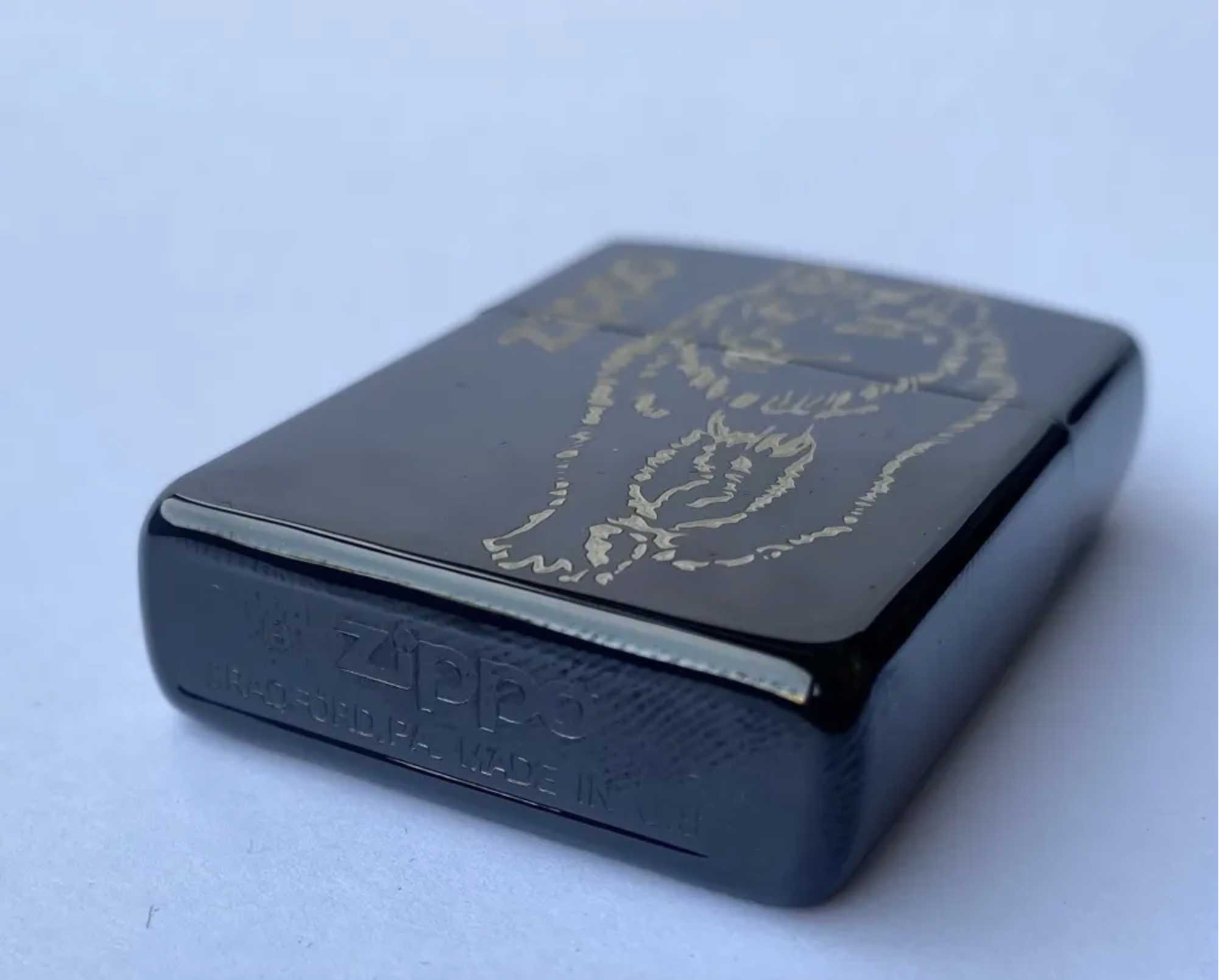 зажигалка Zippo wolf - фотография № 3